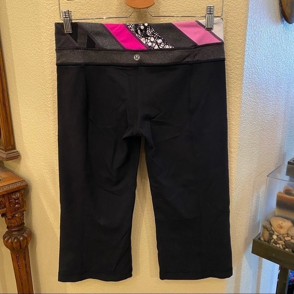 LULULEMON Women Reversible Cropped Pants Size 8 - Picture 1 of 9